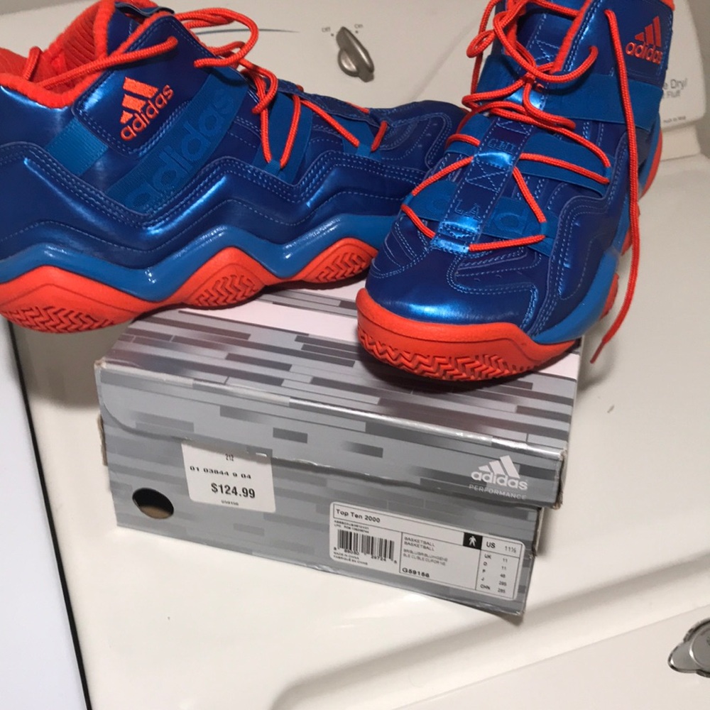 Adidas KOBE 𝚃𝚘𝚙 Ten 2000’s Limited NYC Edition